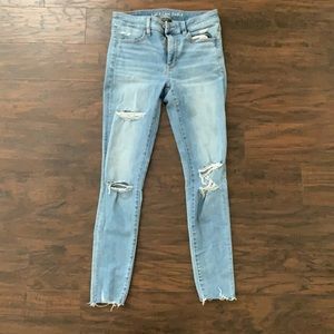 Hugh waisted American eagle slightly ripped jeans